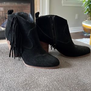 Steve Madden black suede booties with side tassel